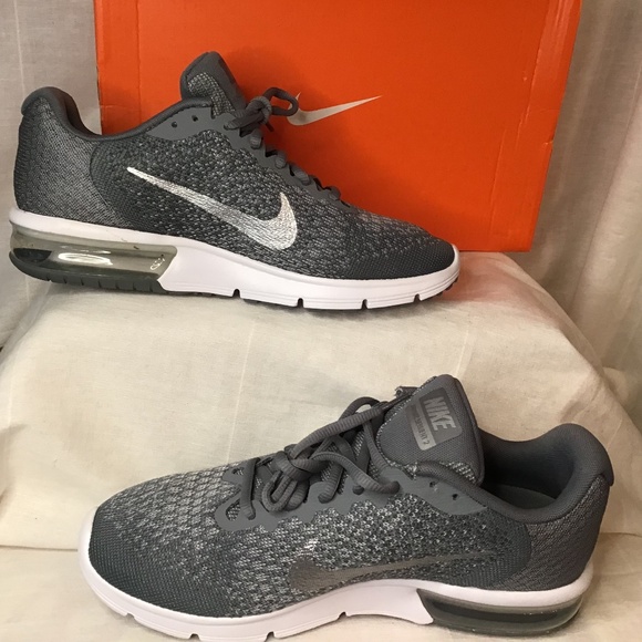 NEW ! Women’s Nike - Air Max Sequent 2 Silver- Grey Shoe Sneakers. Size 8.5 - Picture 1 of 9